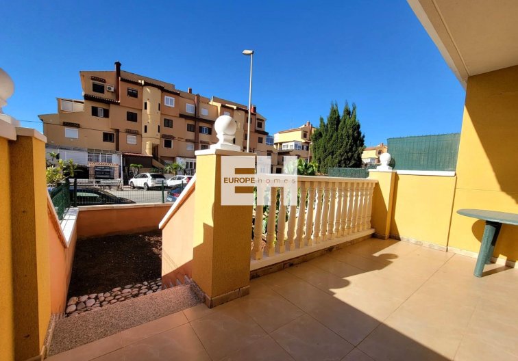 Resale - Apartment - Torrevieja - Aguas Nuevas