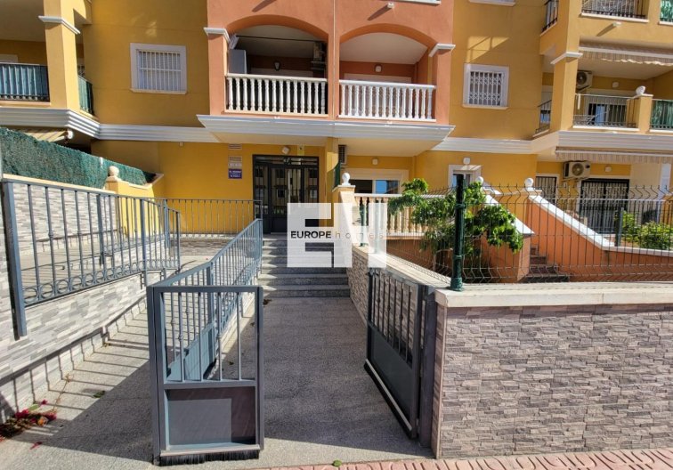 Resale - Apartment - Torrevieja - Aguas Nuevas