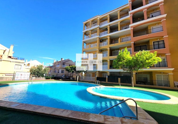 Resale - Apartment - Torrevieja - Aguas Nuevas