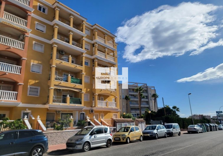 Resale - Apartment - Torrevieja - Aguas Nuevas