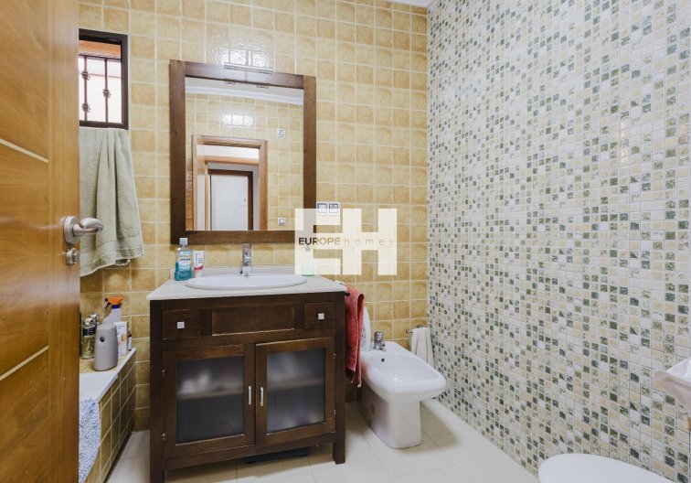 Resale - villa - Torrevieja - Costa Blanca