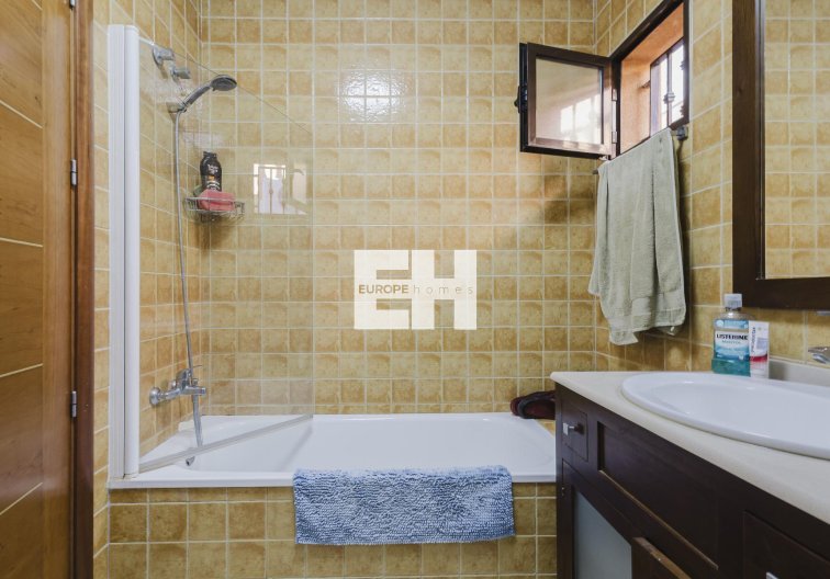 Resale - villa - Torrevieja - Costa Blanca