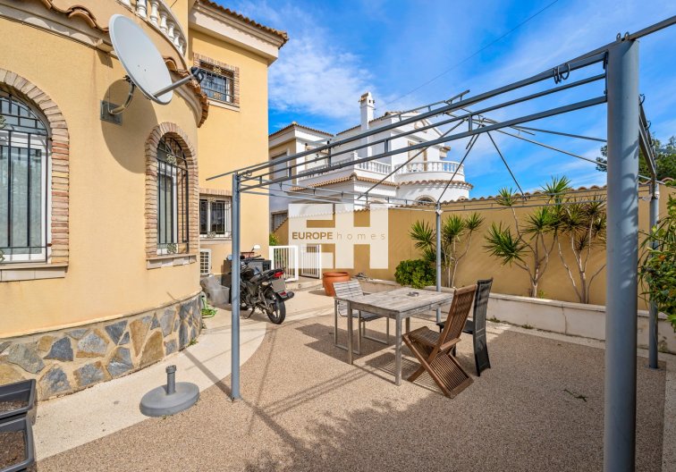 Segunda mano - villa - Orihuela Costa - Costa Blanca