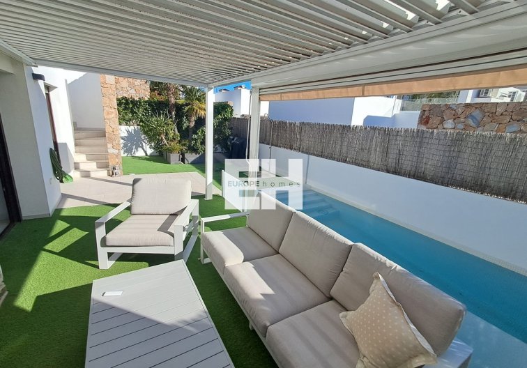 Segunda mano - villa - Cabo Roig - Costa Blanca