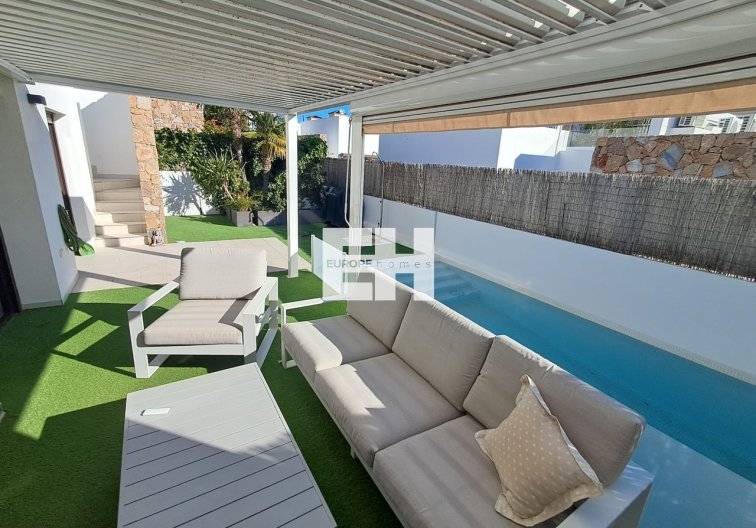 Segunda mano - villa - Cabo Roig - Costa Blanca