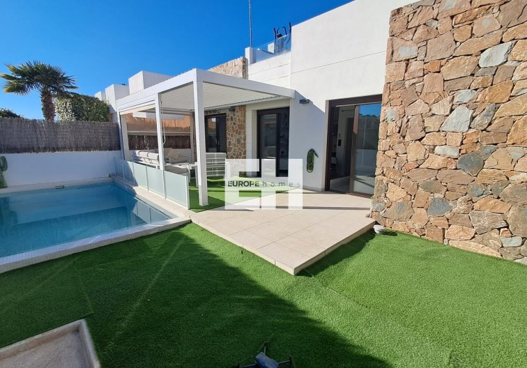 Segunda mano - villa - Cabo Roig - Costa Blanca