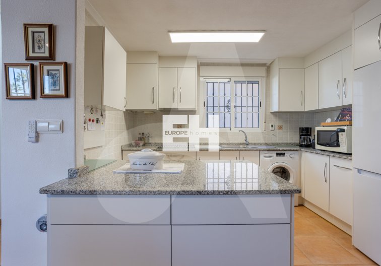 Herverkoop - villa - Guardamar del Segura - Urbanizaciones