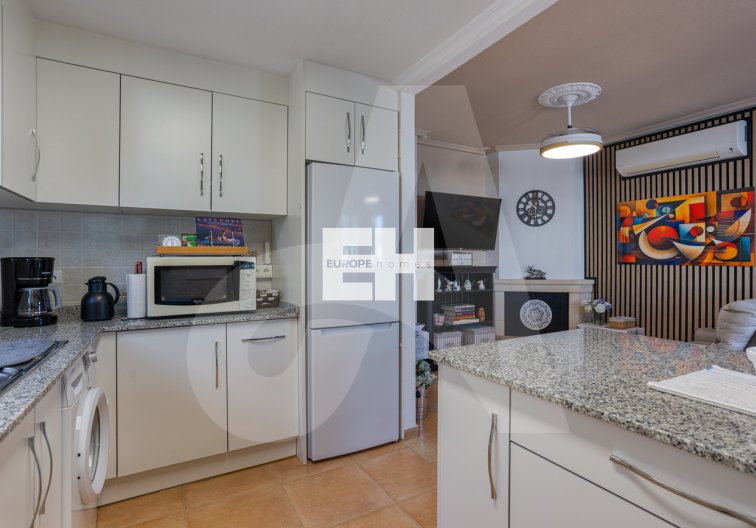 Herverkoop - villa - Guardamar del Segura - Urbanizaciones