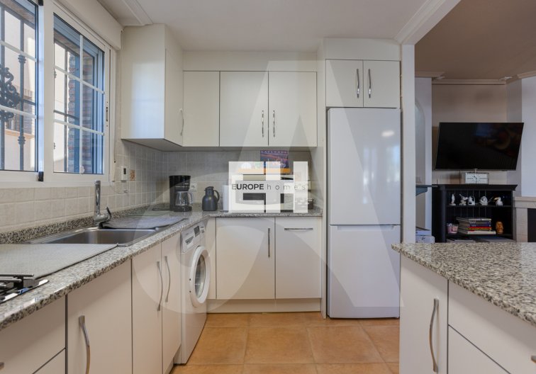 Herverkoop - villa - Guardamar del Segura - Urbanizaciones