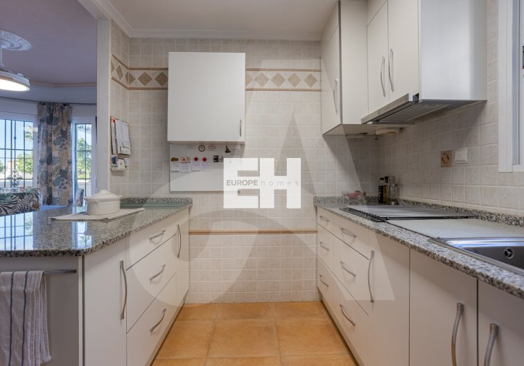 Herverkoop - villa - Guardamar del Segura - Urbanizaciones