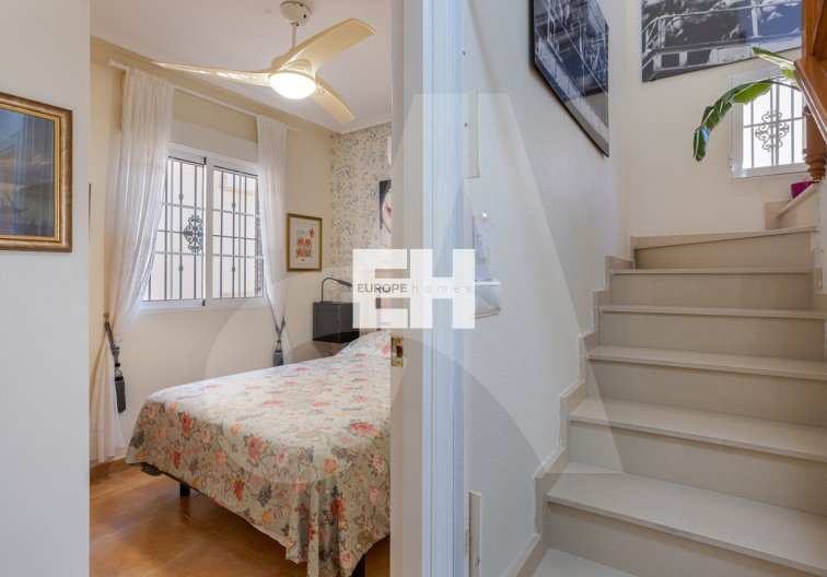 Herverkoop - villa - Guardamar del Segura - Urbanizaciones