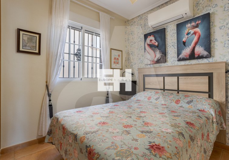 Herverkoop - villa - Guardamar del Segura - Urbanizaciones