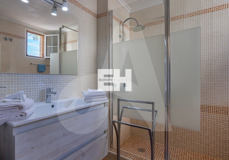 Herverkoop - villa - Guardamar del Segura - Urbanizaciones