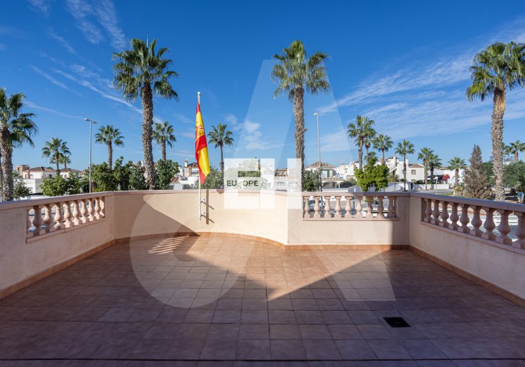 Herverkoop - villa - Guardamar del Segura - Urbanizaciones