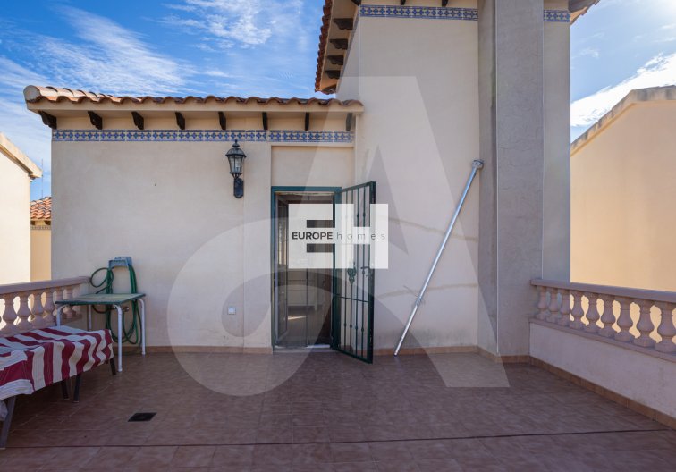 Herverkoop - villa - Guardamar del Segura - Urbanizaciones