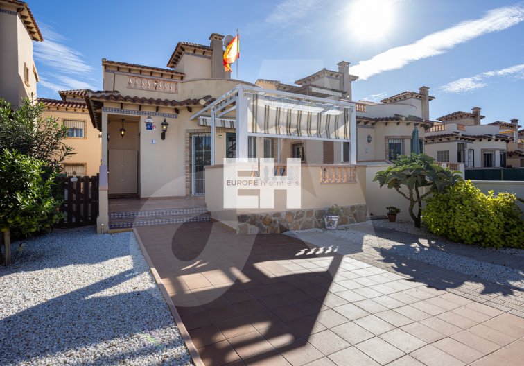 Herverkoop - villa - Guardamar del Segura - Urbanizaciones