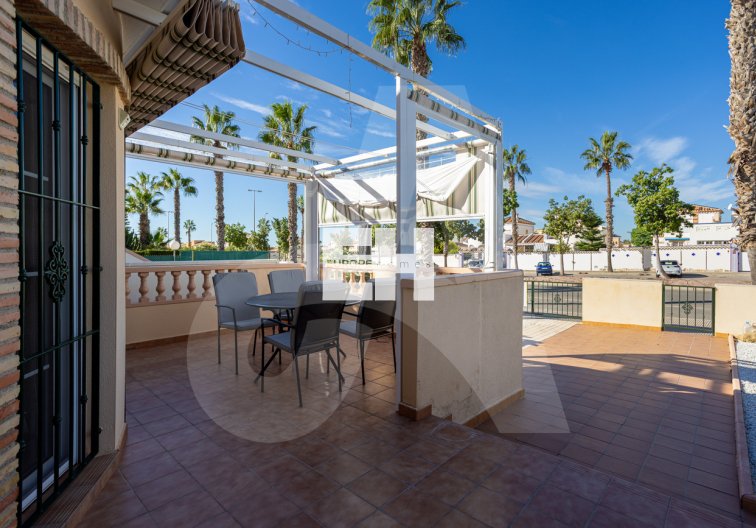 Herverkoop - villa - Guardamar del Segura - Urbanizaciones