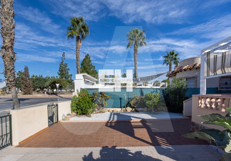 Herverkoop - villa - Guardamar del Segura - Urbanizaciones