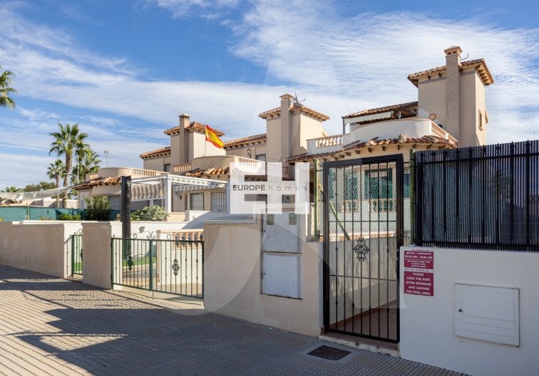 Herverkoop - villa - Guardamar del Segura - Urbanizaciones