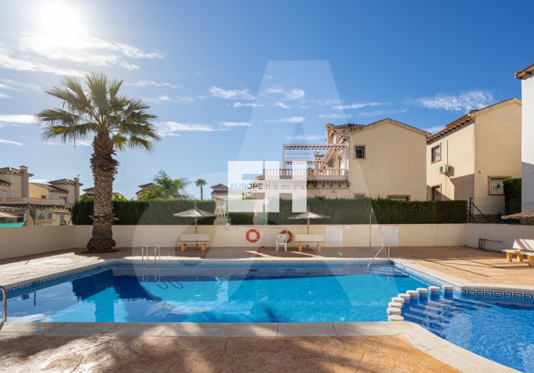 Herverkoop - villa - Guardamar del Segura - Urbanizaciones