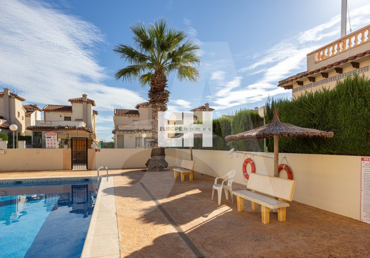 Herverkoop - villa - Guardamar del Segura - Urbanizaciones