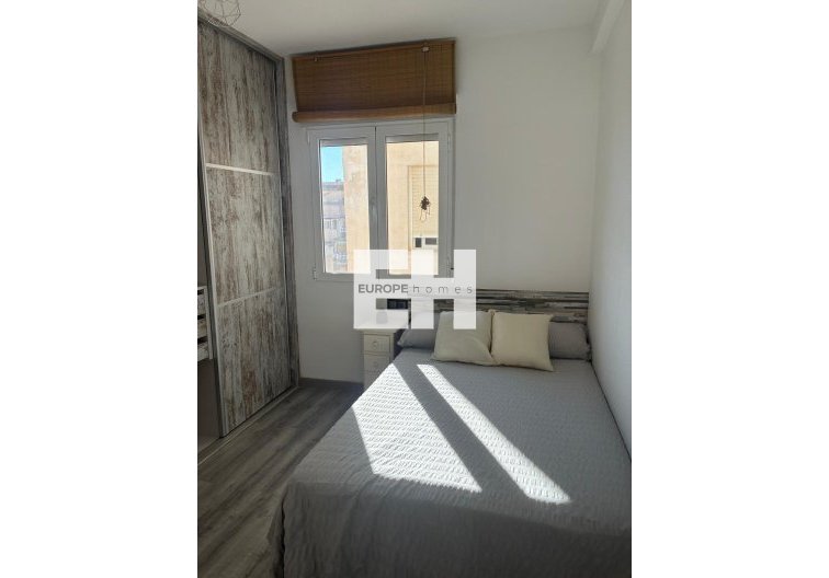 Segunda mano - Apartamento  - Torrevieja - Centro