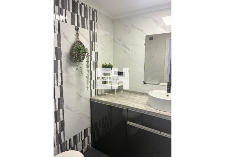 Segunda mano - Apartamento  - Torrevieja - Centro