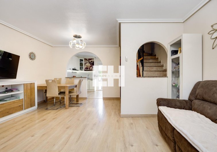 Resale - town house - Torrevieja - Aguas Nuevas