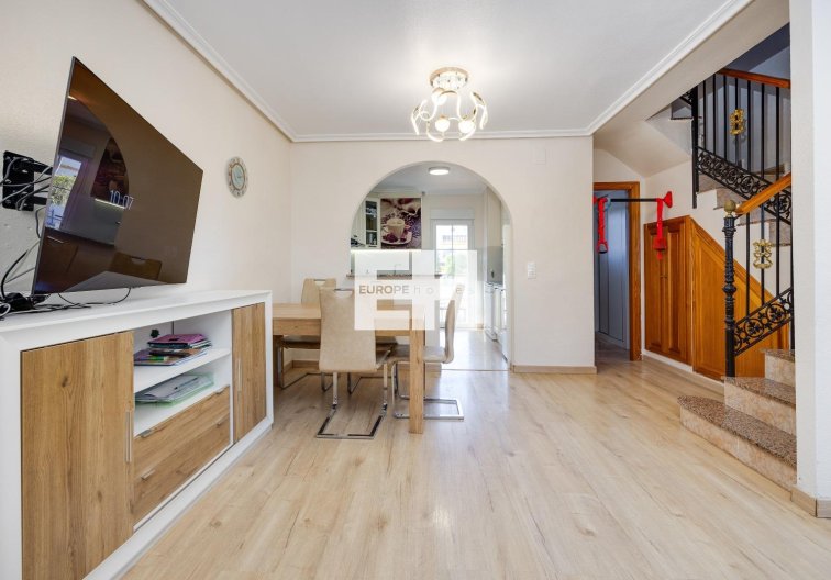 Resale - town house - Torrevieja - Aguas Nuevas