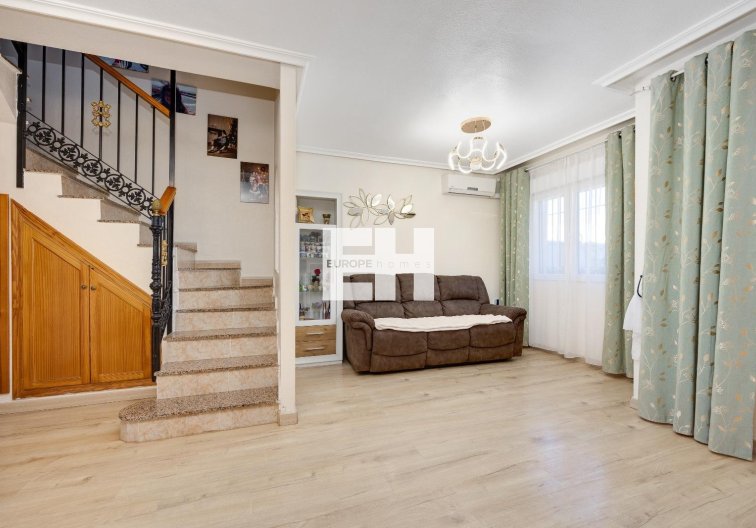 Resale - town house - Torrevieja - Aguas Nuevas