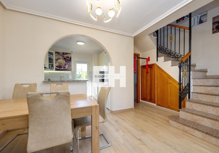 Resale - town house - Torrevieja - Aguas Nuevas