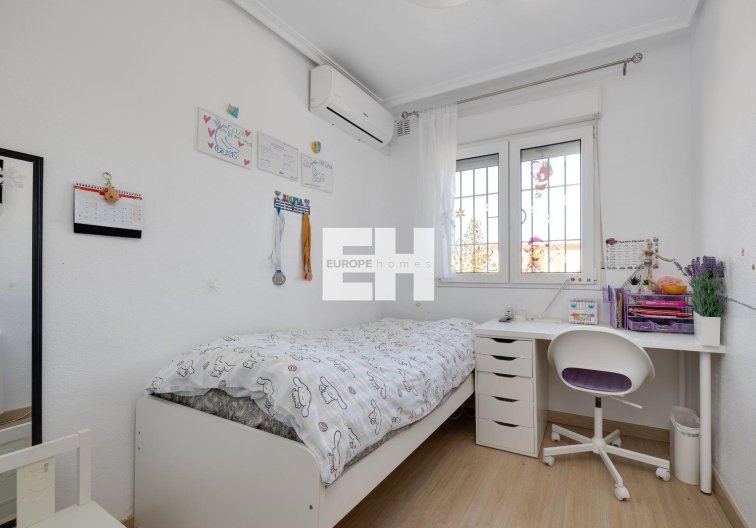 Resale - town house - Torrevieja - Aguas Nuevas