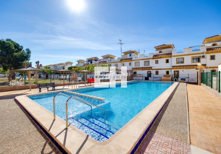 Resale - town house - Torrevieja - Aguas Nuevas