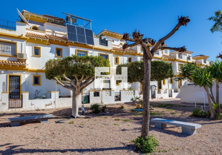 Resale - town house - Torrevieja - Aguas Nuevas