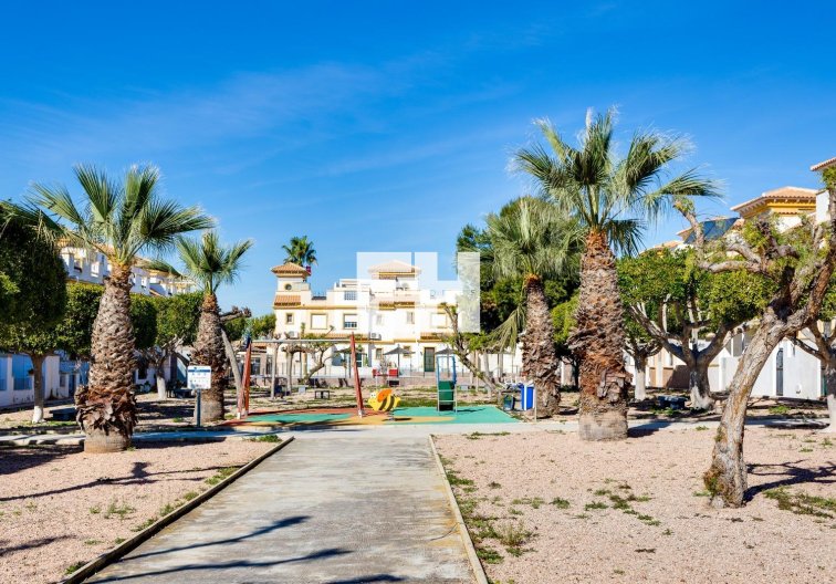 Resale - town house - Torrevieja - Aguas Nuevas