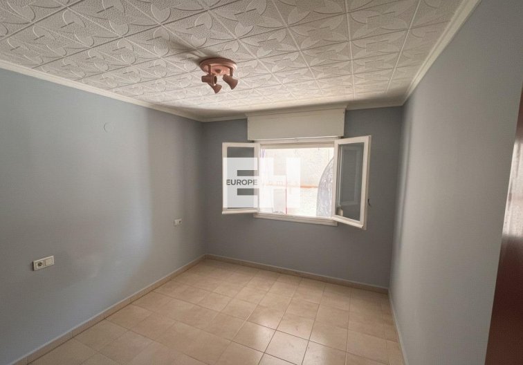 Resale - Bungalow - Torrevieja - La Siesta - El Salado - Torreta