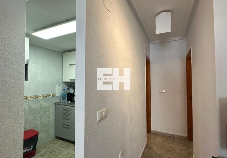 Segunda mano - Apartamento  - Torrevieja - Estacion De Autobuses