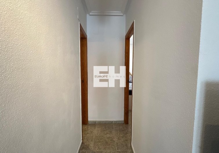 Segunda mano - Apartamento  - Torrevieja - Estacion De Autobuses