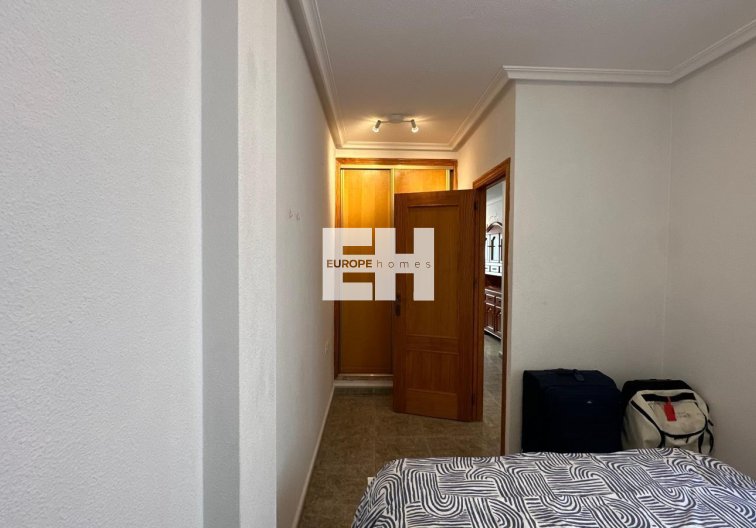 Segunda mano - Apartamento  - Torrevieja - Estacion De Autobuses