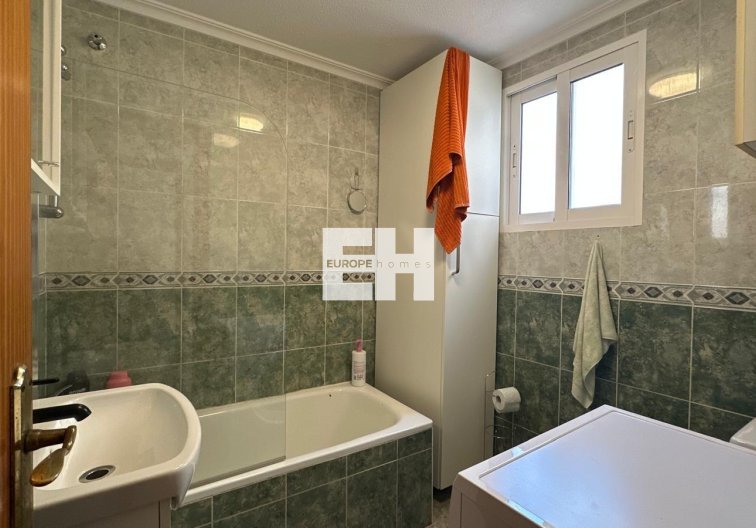 Segunda mano - Apartamento  - Torrevieja - Estacion De Autobuses