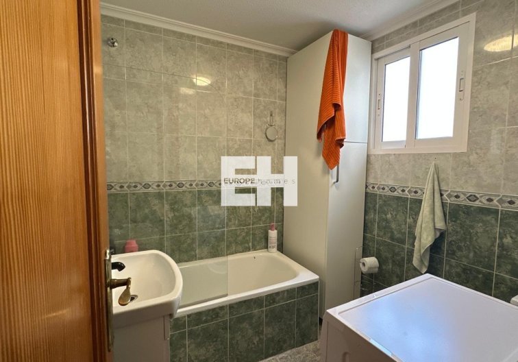 Segunda mano - Apartamento  - Torrevieja - Estacion De Autobuses