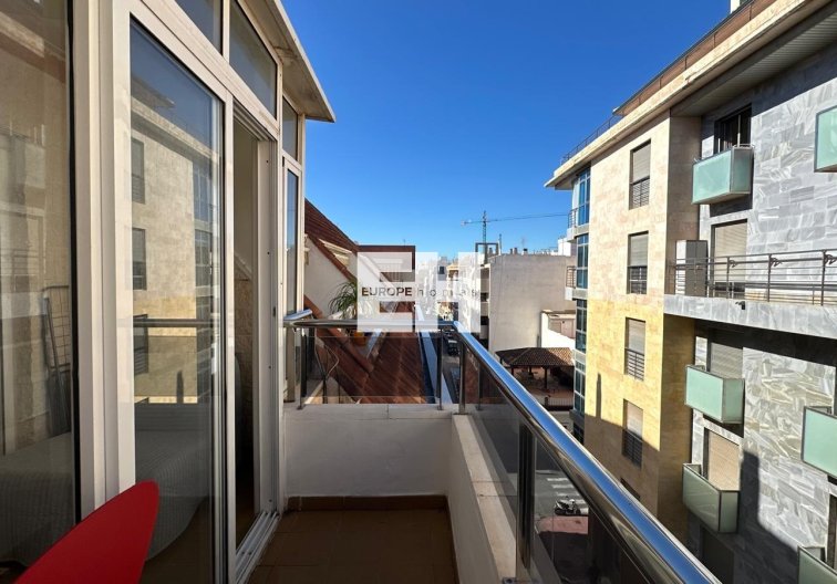 Segunda mano - Apartamento  - Torrevieja - Estacion De Autobuses