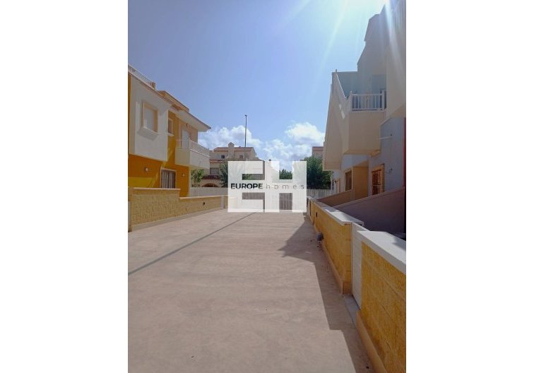 Segunda mano - town house - Pilar de la Horadada