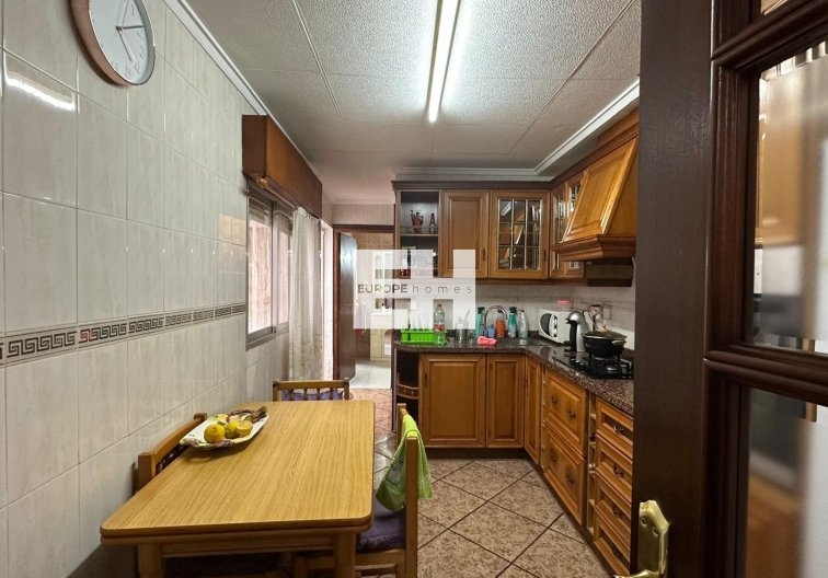 Segunda mano - Apartamento  - Torrevieja - Estacion De Autobuses