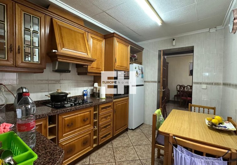 Segunda mano - Apartamento  - Torrevieja - Estacion De Autobuses