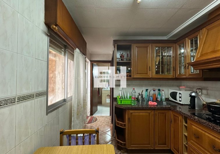 Segunda mano - Apartamento  - Torrevieja - Estacion De Autobuses