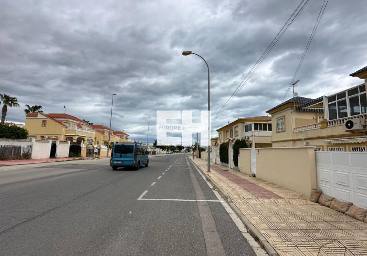 Resale - Bungalow - Orihuela Costa - Los Almendros-la Florida