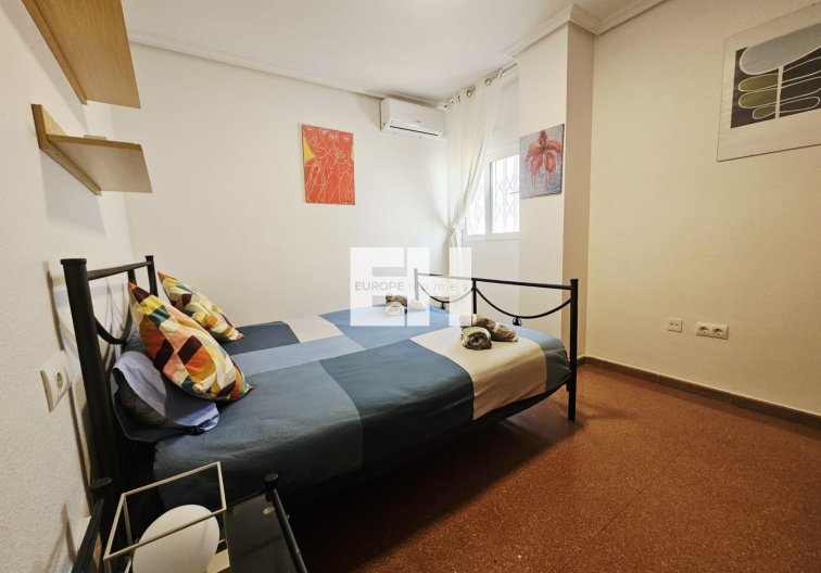 Segunda mano - Apartamento  - Torrevieja - Estacion De Autobuses