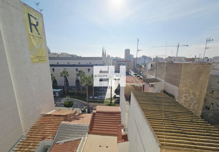 Segunda mano - Apartamento  - Torrevieja - Estacion De Autobuses