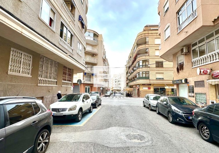 Resale - Apartment - Torrevieja - Centro